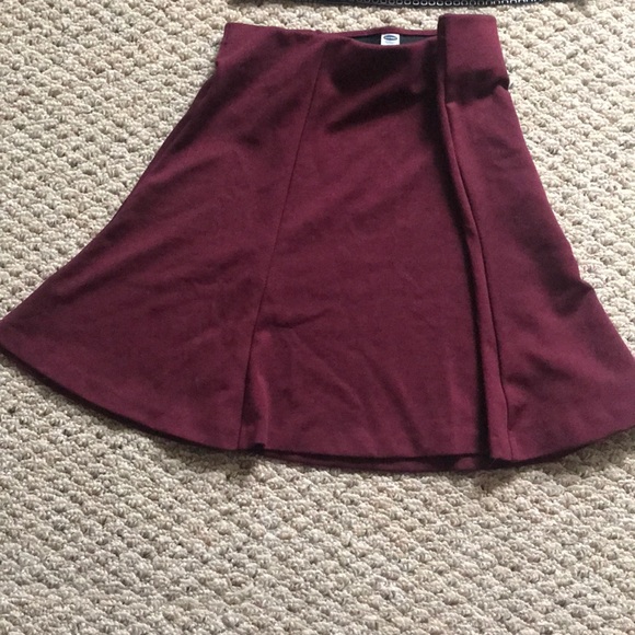 Maroon skirt - Picture 2 of 3